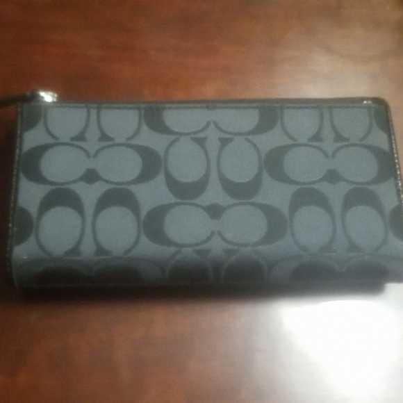 Coach black signature wallet - Picture 3 of 8